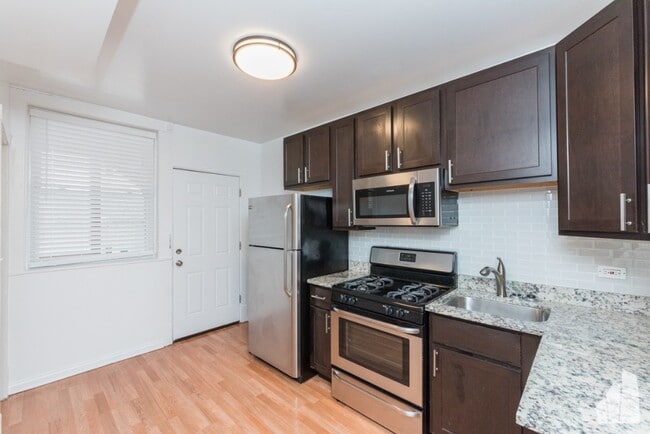 4948 N Harding Ave, Unit 2S