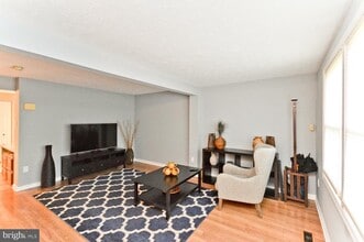 9505 Baroness Ct in Laurel, MD - Building Photo - Building Photo