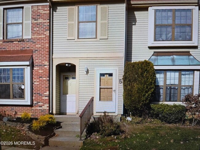 property at 5 Claridge Ct