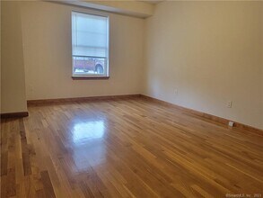 21 Bellevue Ave in Vernon, CT - Building Photo - Building Photo