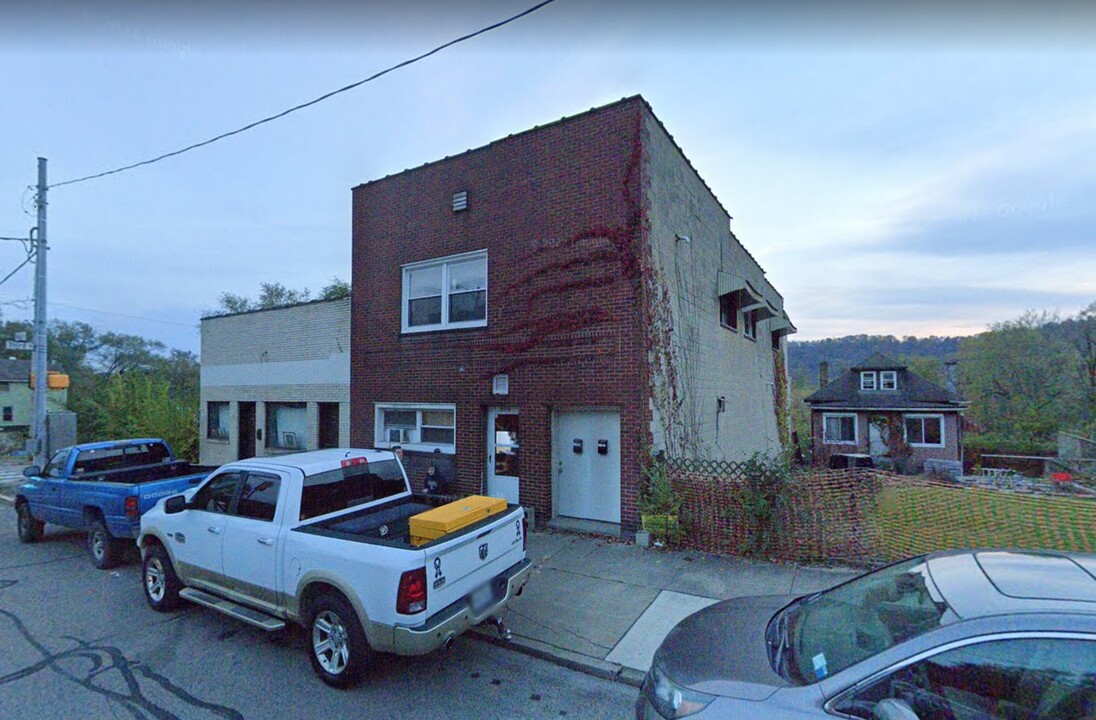 224 Midland Ave in Midland, PA - Building Photo