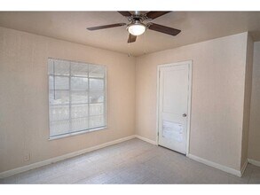 1003 Poinsettia St in San Antonio, TX - Building Photo - Building Photo