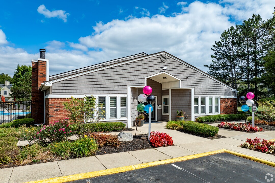 Hickory Creek in Columbus, OH - Building Photo