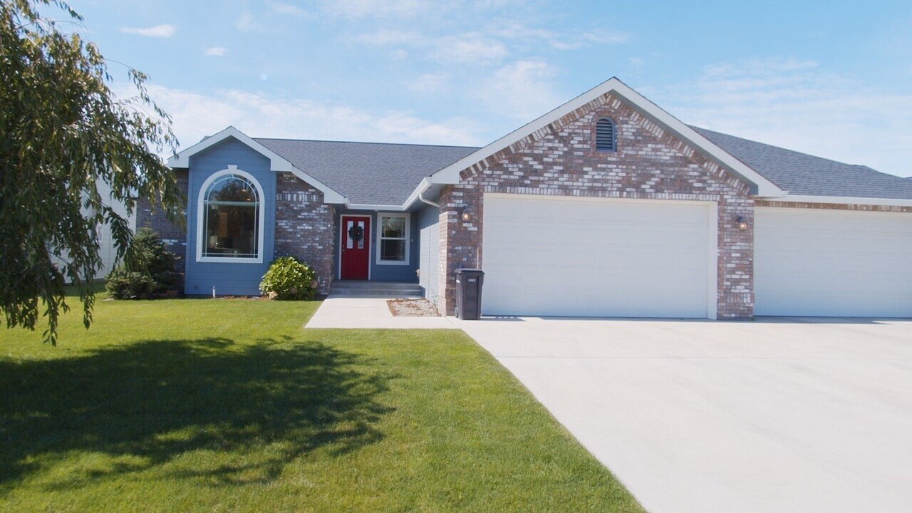 1004 S 88th Ave in Yakima, WA - Building Photo