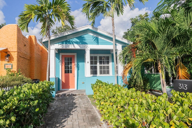property at 313 N M St