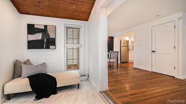 343 S Elm St in Birmingham, MI - Building Photo - Building Photo