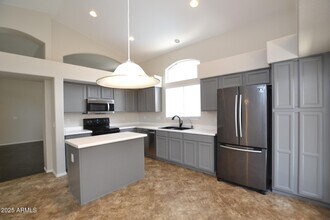 4927 W Wahalla Ln in Glendale, AZ - Building Photo - Building Photo