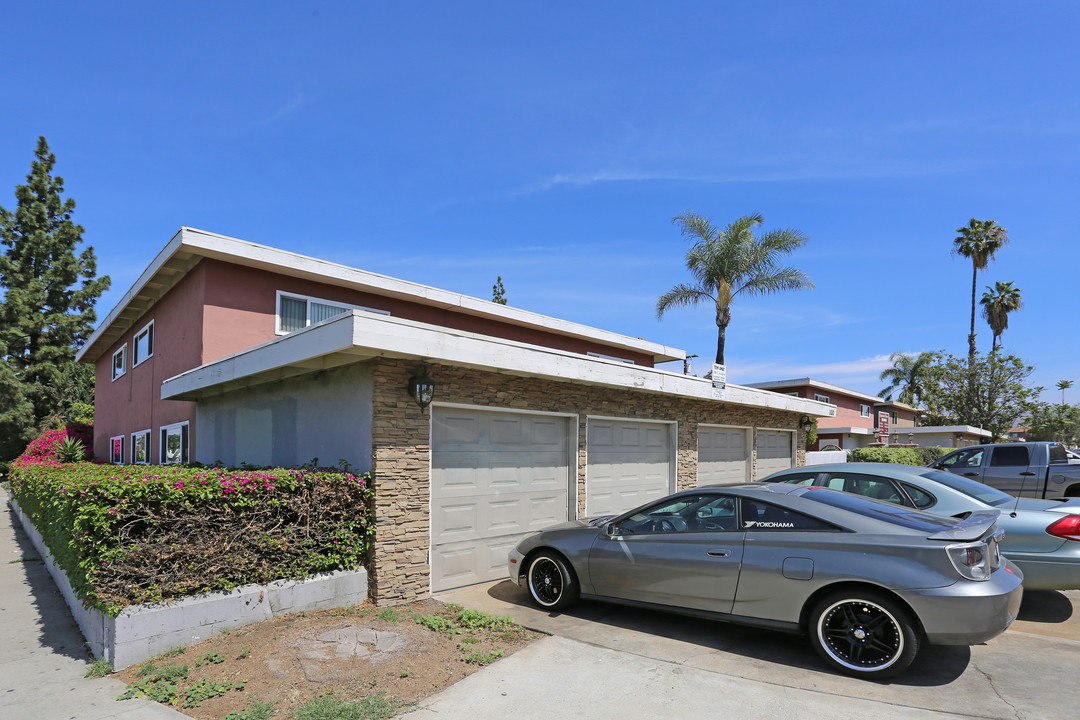 1100-1108 E Lexington Ave in El Cajon, CA - Building Photo