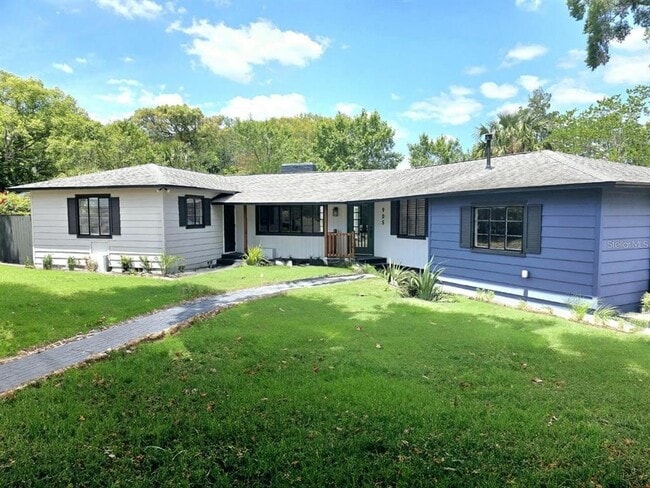 property at 905 W 11th Ave