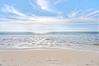 908 W Lagoon Ave in Gulf Shores, AL - Foto de edificio - Building Photo