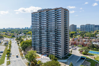 3151 Bridletowne Cir in Toronto, ON - Building Photo - Building Photo