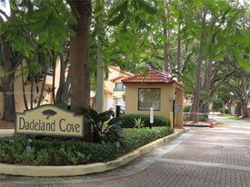 7799 SW 102nd Ln in Miami, FL - Building Photo
