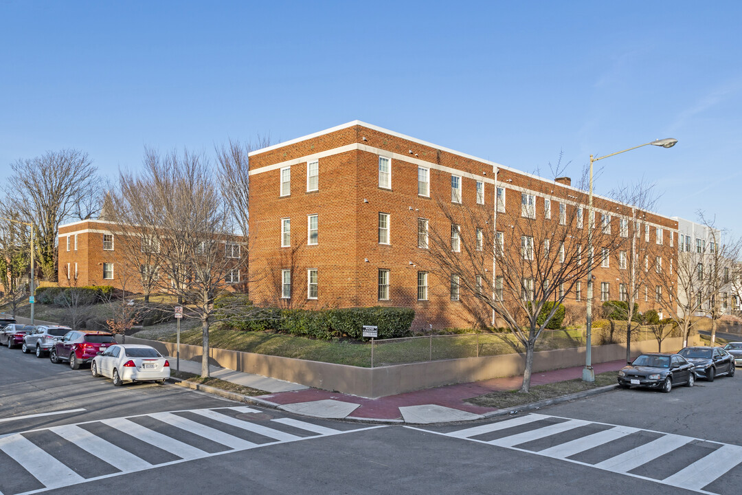 Courtyard on Constitution in Washington, DC - Foto de edificio