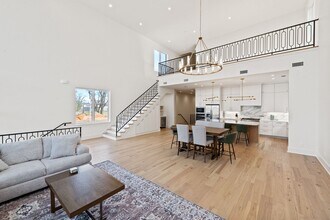 712 N Magnolia St in North Little Rock, AR - Building Photo - Building Photo