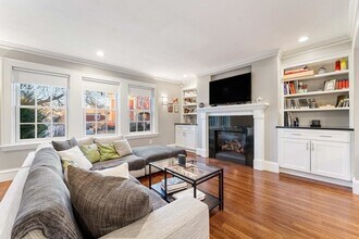 8 Vernon St in Newton, MA - Building Photo - Building Photo