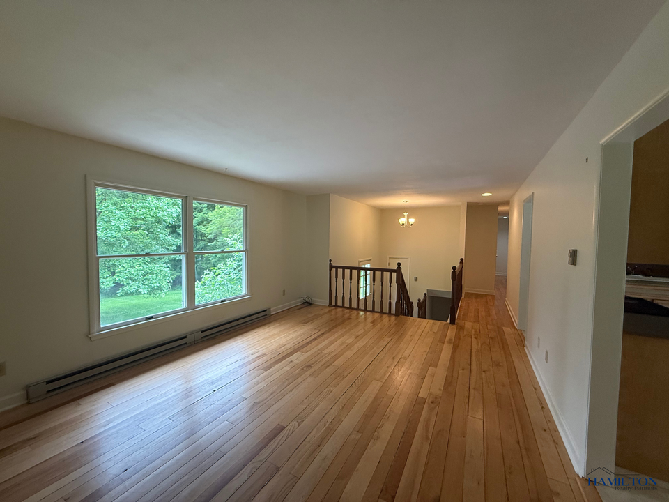 4250 E Lake Rd in Hamilton, NY - Building Photo