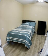 1141 Katy St in New Braunfels, TX - Foto de edificio - Building Photo