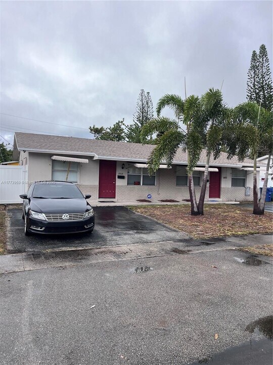 5305 NW 15th Ct in Lauderhill, FL - Building Photo