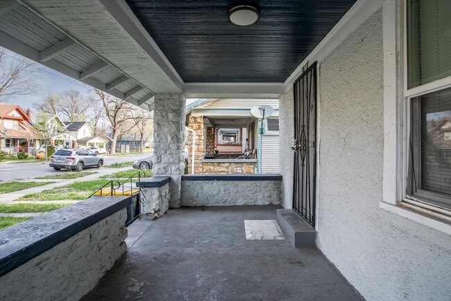 3817 S Benton Ave in Kansas City, MO - Building Photo - Building Photo