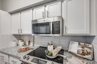 3000 Kingwood Dr in Houston, TX - Building Photo - Building Photo