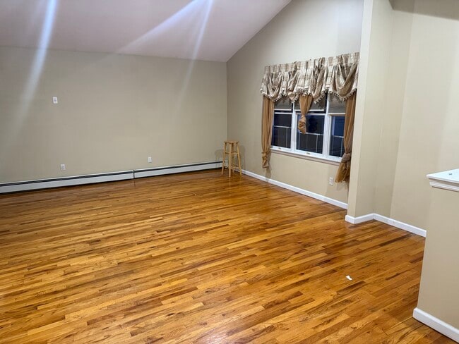 1336 K St, Unit 2nd Floor