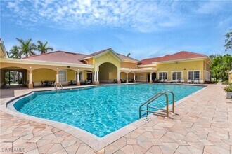 9005 Colby Dr in Ft. Myers, FL - Building Photo - Building Photo