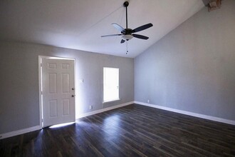 2733 Livingston Ave in Fort Worth, TX - Building Photo - Building Photo