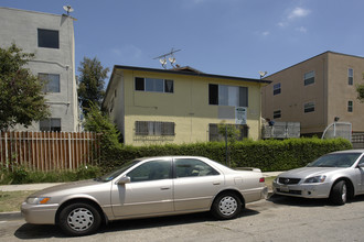 6037 Eleanor Ave in Los Angeles, CA - Foto de edificio - Building Photo