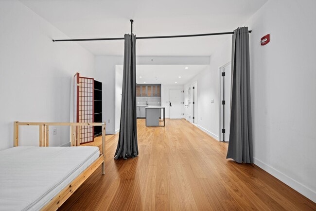 2 Shore Ln in Jersey City, NJ - Building Photo - Building Photo