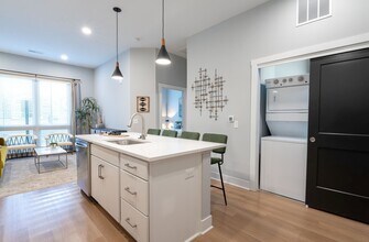 Tillmore at Quarry Trails in Columbus, OH - Foto de edificio - Building Photo