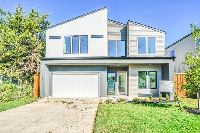 1711 Nomas St in Dallas, TX - Building Photo - Building Photo