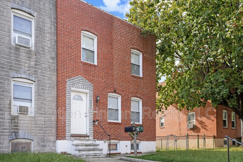 2956 Yorkway in Dundalk, MD - Foto de edificio