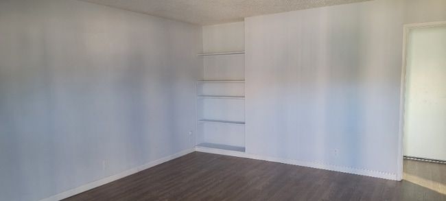 19170 CA-18 in Apple Valley, CA - Building Photo - Building Photo