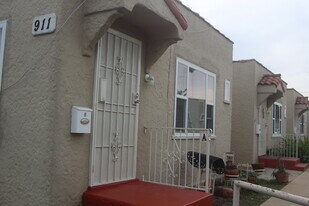 911 S Marguerita Ave in Alhambra, CA - Building Photo