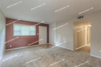 6510 W 83rd St in Overland Park, KS - Building Photo - Building Photo