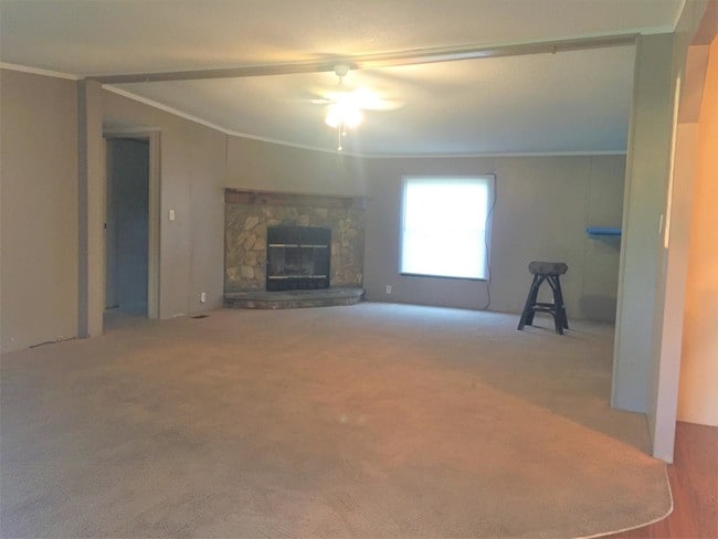 8117 Delta Dr in Milton, FL - Building Photo - Building Photo