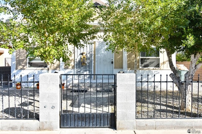 property at 585 S 2nd Ave