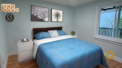 672 11th St in West Vancouver, BC - Building Photo - Building Photo