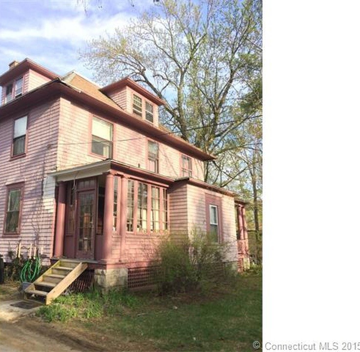 908 Main St in Torrington, CT - Building Photo