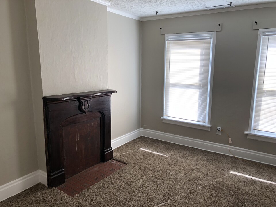 64 High St in Newark, OH - Building Photo