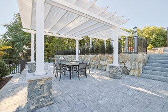 Nahatan Terrace in Norwood, MA - Foto de edificio - Building Photo