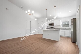 1191 Valencia St SE in Palm Bay, FL - Building Photo - Building Photo