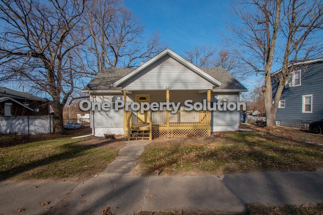 1520 W 45th St in Gary, IN - Building Photo