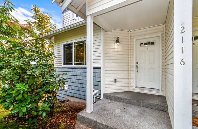2116 Main St in Everett, WA - Foto de edificio - Building Photo