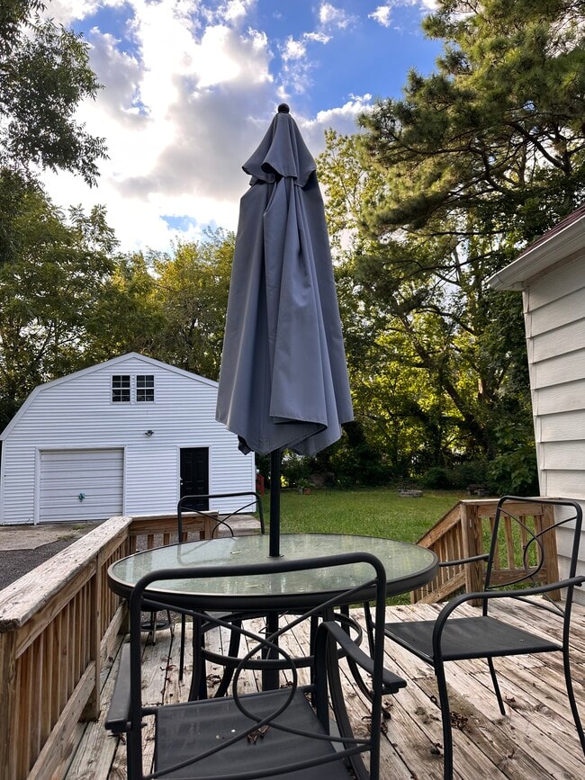 property at 211 N Fifth St