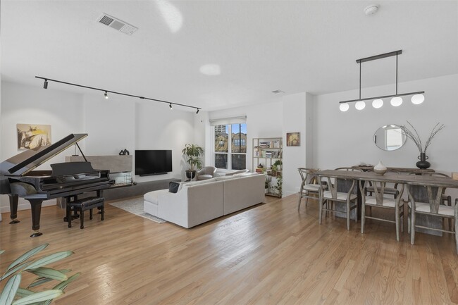 property at 5515 Venice St