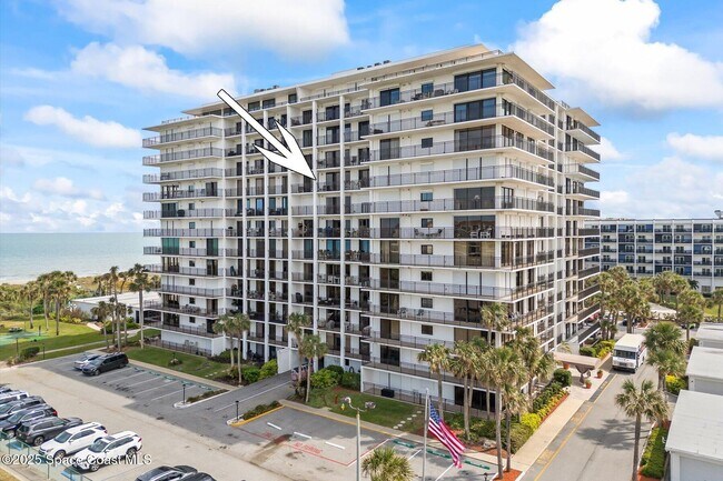 2100 N Atlantic Ave in Cocoa Beach, FL - Building Photo - Building Photo