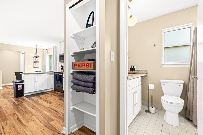 18423 Sharon Ln, Unit SI ID1032349P in Roseville, MI - Building Photo - Building Photo