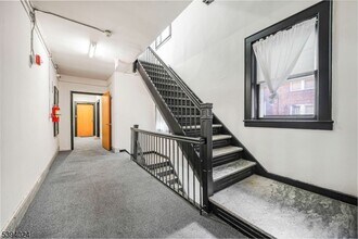 2 Washburn Pl in Caldwell, NJ - Building Photo - Building Photo