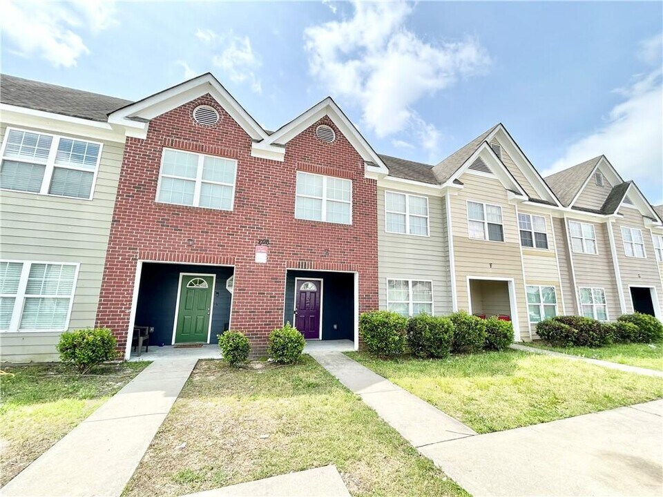 1026 Wheel House Ln in Monroe, GA - Building Photo